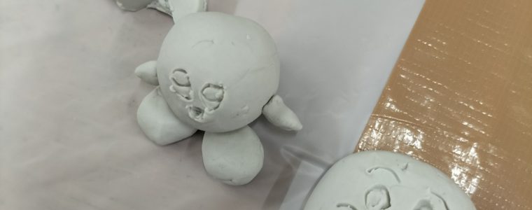 粘土遊び(^-^)